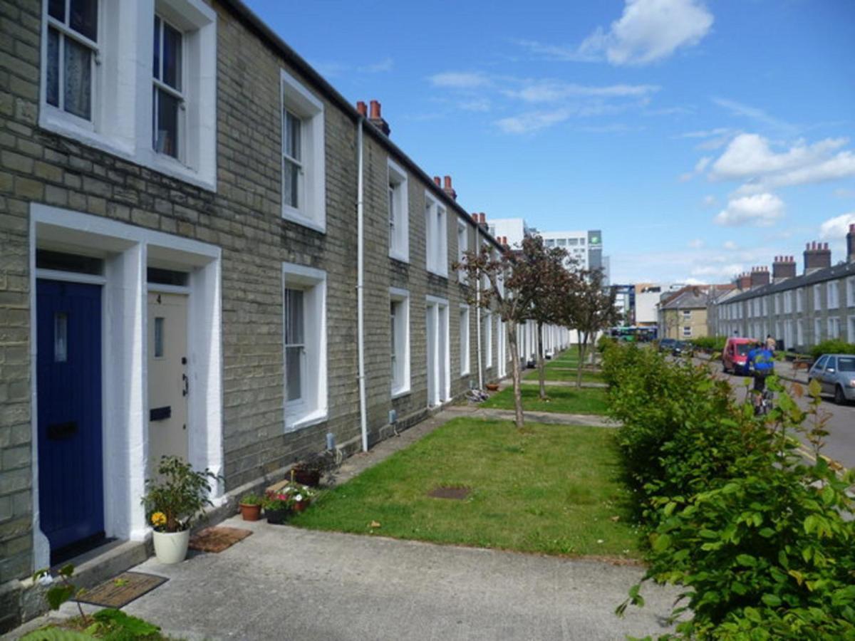Converted Railway Cottage Swindon Exterior photo